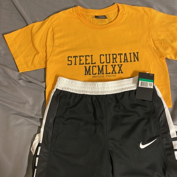 Nike shorts and undefeated tee bundle - Picture 2 of 6
